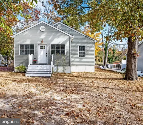 251 Mallard Dr, Pasadena, MD 21122