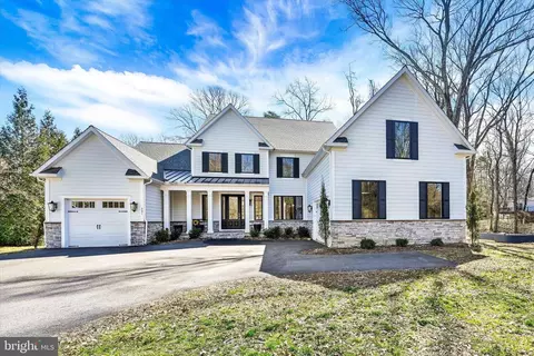 801 Homestead Ln, Crownsville, MD 21032