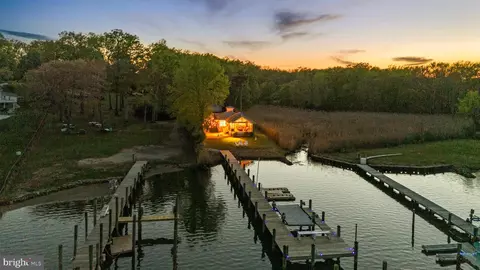 View/Area - 1080 Mayo Rd, Edgewater, MD 21037 photo 3 of 8