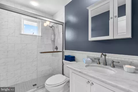 Bath - 1080 Mayo Rd, Edgewater, MD 21037 photo 1 of 1
