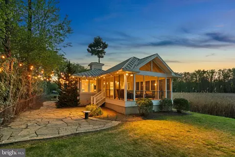 Exterior - 1080 Mayo Rd, Edgewater, MD 21037 photo 3 of 16