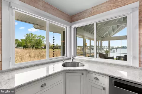 Kitchen - 1080 Mayo Rd, Edgewater, MD 21037 photo 6 of 7