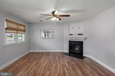 Living - 7728 Notley Rd, Pasadena, MD 21122 photo 3 of 5