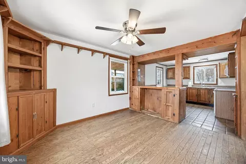 Living - 652 Chapelview Dr, Odenton, MD 21113 photo 5 of 5