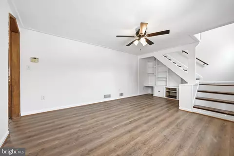 Living - 652 Chapelview Dr, Odenton, MD 21113 photo 4 of 5