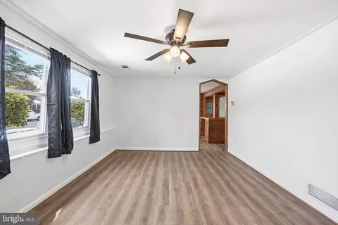 Living - 652 Chapelview Dr, Odenton, MD 21113 photo 3 of 5
