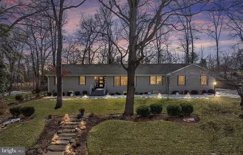319 Saint Ives Dr, Severna Park, MD 21146