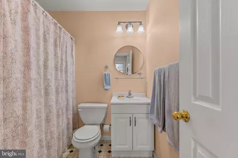 Bath - 432 Silver Run Rd, Edgewater, MD 21037 photo 1 of 1