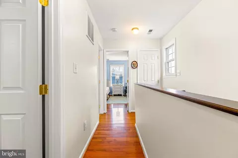 Entry Way - 432 Silver Run Rd, Edgewater, MD 21037 photo 2 of 4