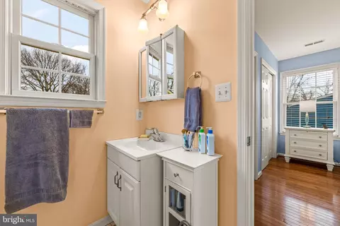 Entry Way - 432 Silver Run Rd, Edgewater, MD 21037 photo 3 of 4