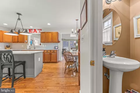Entry Way - 432 Silver Run Rd, Edgewater, MD 21037 photo 1 of 4