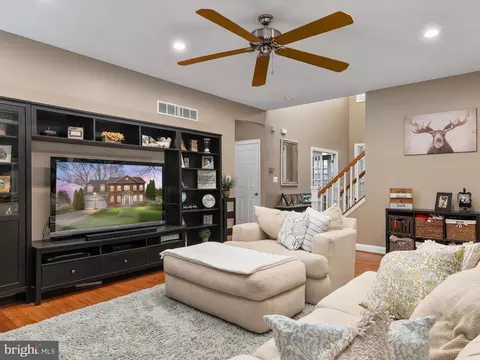 688 Red Cedar Rd, Annapolis, MD 21409 photo 9