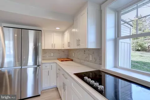 Kitchen - 630 Laurel Dr, Pasadena, MD 21122 photo 3 of 3