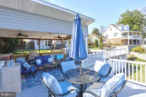 Exterior - 630 Laurel Dr, Pasadena, MD 21122 photo 12 of 12