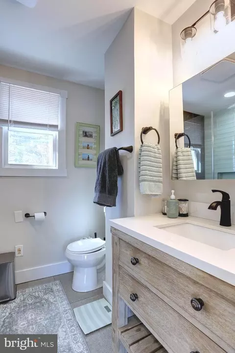 Bath - 630 Laurel Dr, Pasadena, MD 21122 photo 1 of 4