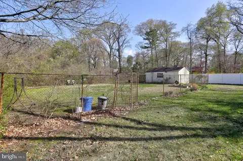Exterior - 844 Swift Rd, Pasadena, MD 21122 photo 6 of 14