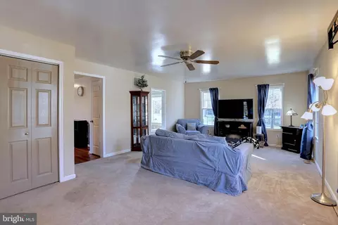 Living - 844 Swift Rd, Pasadena, MD 21122 photo 1 of 2