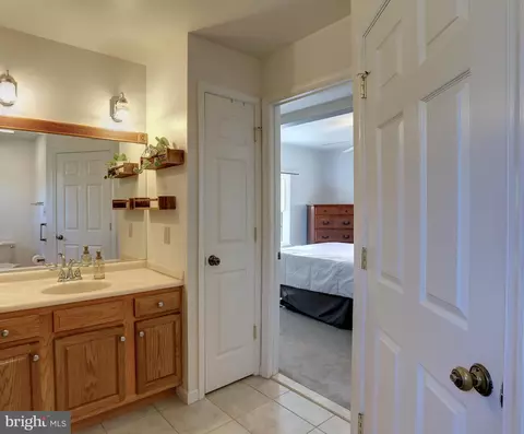 Entry Way - 844 Swift Rd, Pasadena, MD 21122 photo 2 of 3