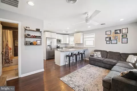 Entry Way - 7846 Mayford Ave, Pasadena, MD 21122 photo 1 of 2