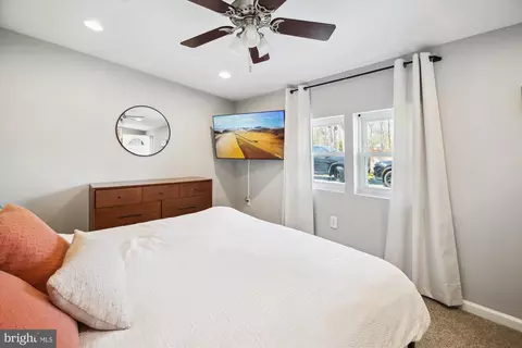Bedroom - 7846 Mayford Ave, Pasadena, MD 21122 photo 3 of 5