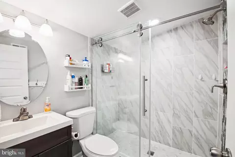 Bath - 7846 Mayford Ave, Pasadena, MD 21122 photo 1 of 2