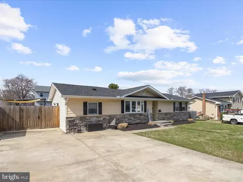 212 Winston Rd, Pasadena, MD 21122 photo 3