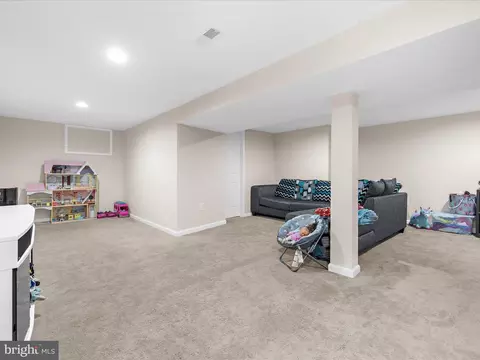212 Winston Rd, Pasadena, MD 21122 photo 31