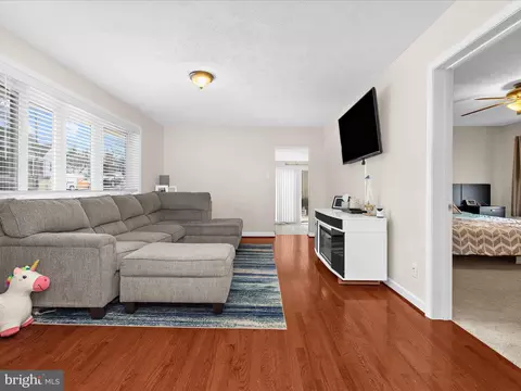 212 Winston Rd, Pasadena, MD 21122 photo 6