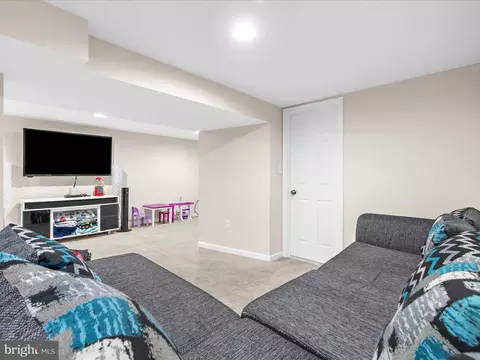 212 Winston Rd, Pasadena, MD 21122 photo 33