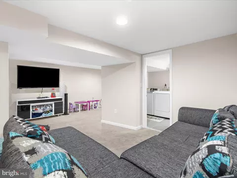 212 Winston Rd, Pasadena, MD 21122 photo 34