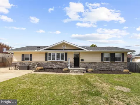 212 Winston Rd, Pasadena, MD 21122 photo 2