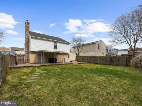 Exterior - 8028 Escalon Ave, Pasadena, MD 21122 photo 6 of 9