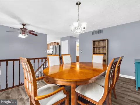 Dining - 8028 Escalon Ave, Pasadena, MD 21122 photo 3 of 3