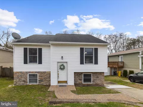 Exterior - 8028 Escalon Ave, Pasadena, MD 21122 photo 2 of 9