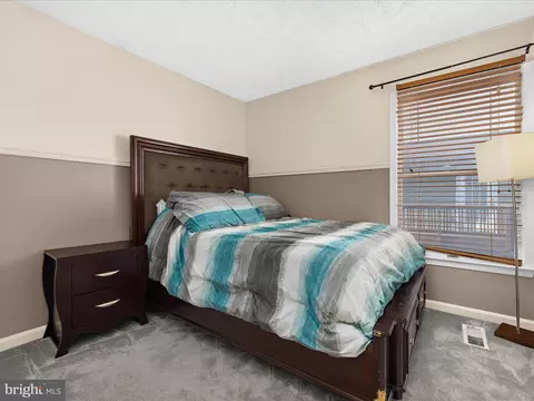 Bedroom - 8028 Escalon Ave, Pasadena, MD 21122 photo 3 of 8