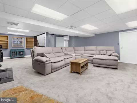 Living - 8028 Escalon Ave, Pasadena, MD 21122 photo 3 of 4