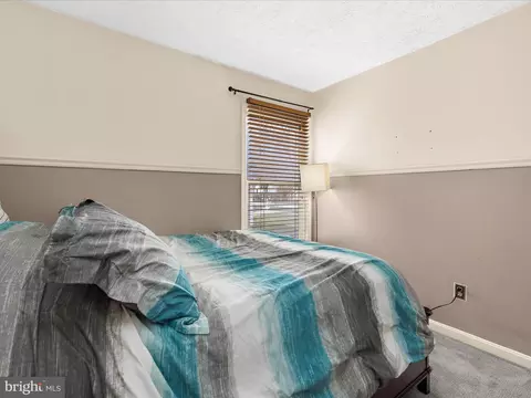 Bedroom - 8028 Escalon Ave, Pasadena, MD 21122 photo 4 of 8