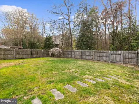 Exterior - 8028 Escalon Ave, Pasadena, MD 21122 photo 4 of 9