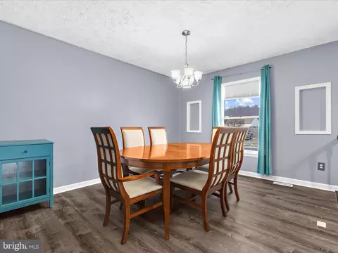 Dining - 8028 Escalon Ave, Pasadena, MD 21122 photo 1 of 3