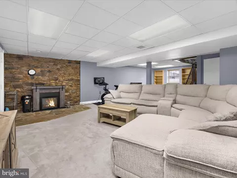 Living - 8028 Escalon Ave, Pasadena, MD 21122 photo 2 of 4