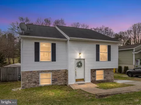 8028 Escalon Ave, Pasadena, MD 21122