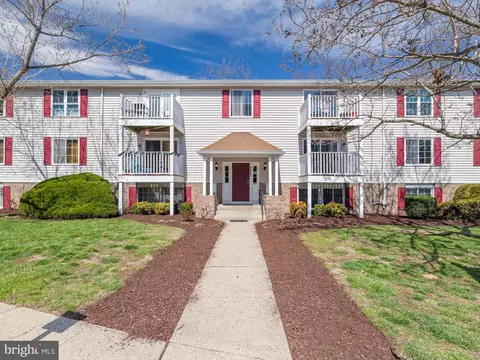 8042 F Abbey Ct #F, Pasadena, MD 21122