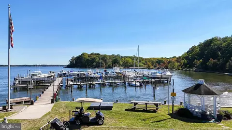 View/Area - 3563 S River Ter, Edgewater, MD 21037 photo 6 of 7