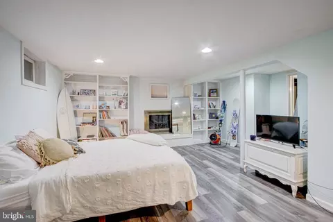 Bedroom - 3563 S River Ter, Edgewater, MD 21037 photo 3 of 3