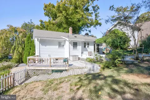 Exterior - 3563 S River Ter, Edgewater, MD 21037 photo 4 of 8