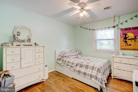 Bedroom - 3563 S River Ter, Edgewater, MD 21037 photo 1 of 3