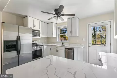 313 Orchard Rd, Edgewater, MD 21037 photo 8