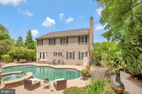 1503 Chase Hill Dr, Severn, MD 21144