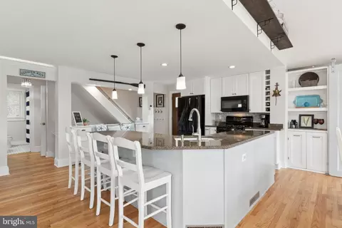 Kitchen - 157 Edgeway, Arnold, MD 21012 photo 2 of 3