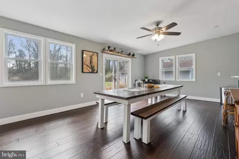 Entry Way - 937 Winding Rd, Edgewater, MD 21037 photo 3 of 6